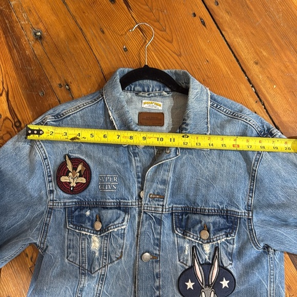 Zara Woman Looney Tunes Distressed Denim Oversized Jean Jacket size medium - Picture 8 of 9